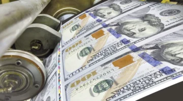 تحركات جديدة في سعر صرف الدولار مقابل الجنيه بمختلف البنوك خلال تعاملات الثلاثاء